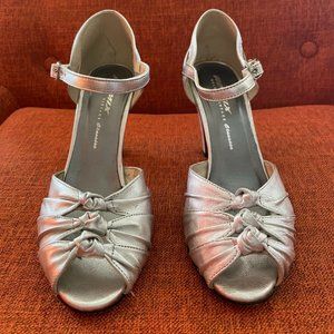 Re-mix Retro 1920s Silver Pumps "Ritz" - Size 6.5